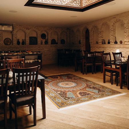 Hotel Shohrud بخارى المظهر الخارجي الصورة