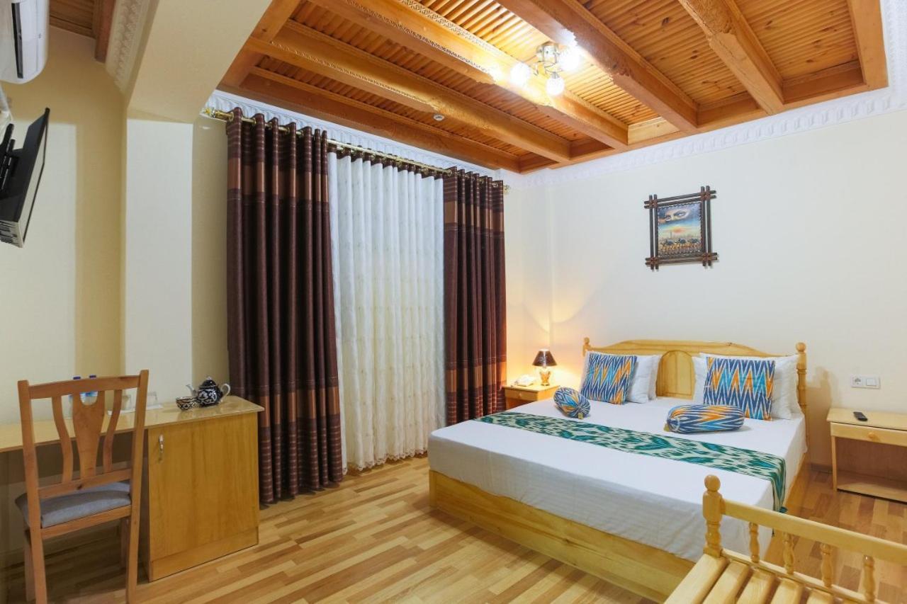 Hotel Shohrud بخارى المظهر الخارجي الصورة