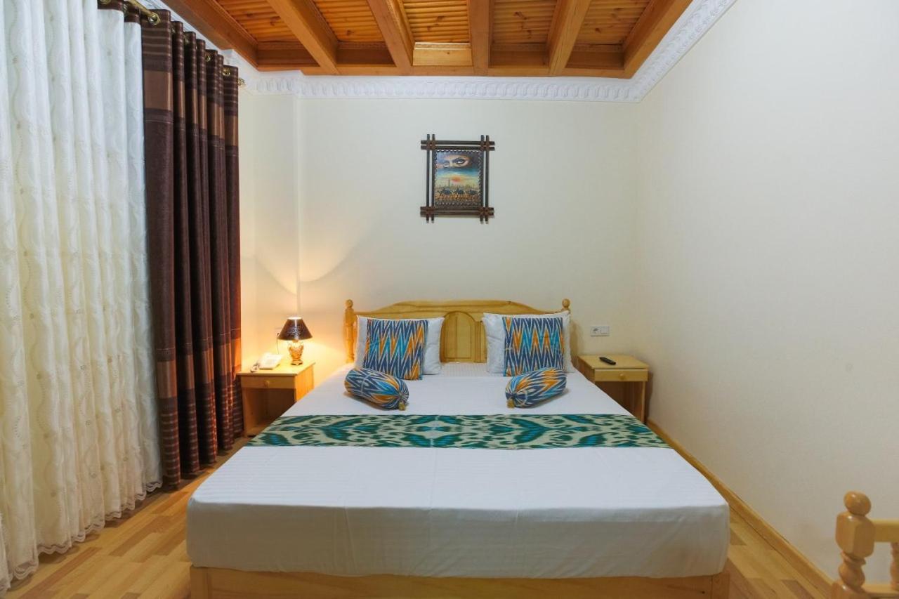 Hotel Shohrud بخارى المظهر الخارجي الصورة