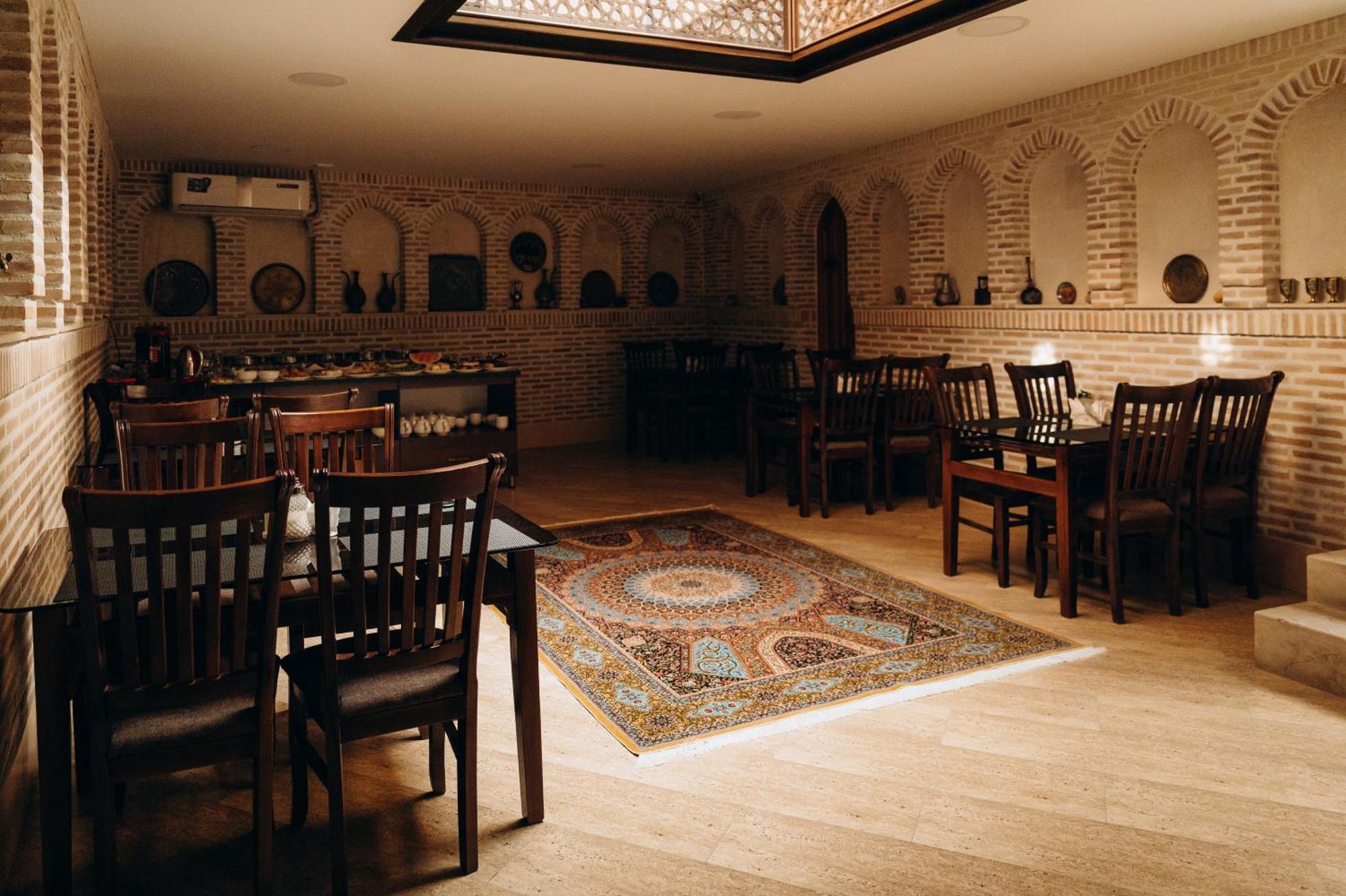 Hotel Shohrud بخارى المظهر الخارجي الصورة