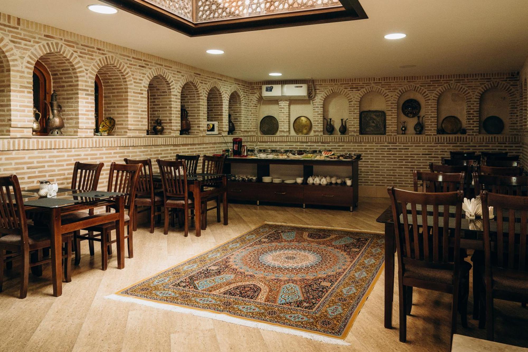Hotel Shohrud بخارى المظهر الخارجي الصورة