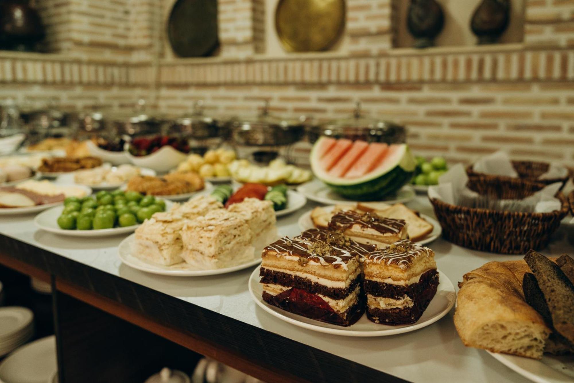 Hotel Shohrud بخارى المظهر الخارجي الصورة