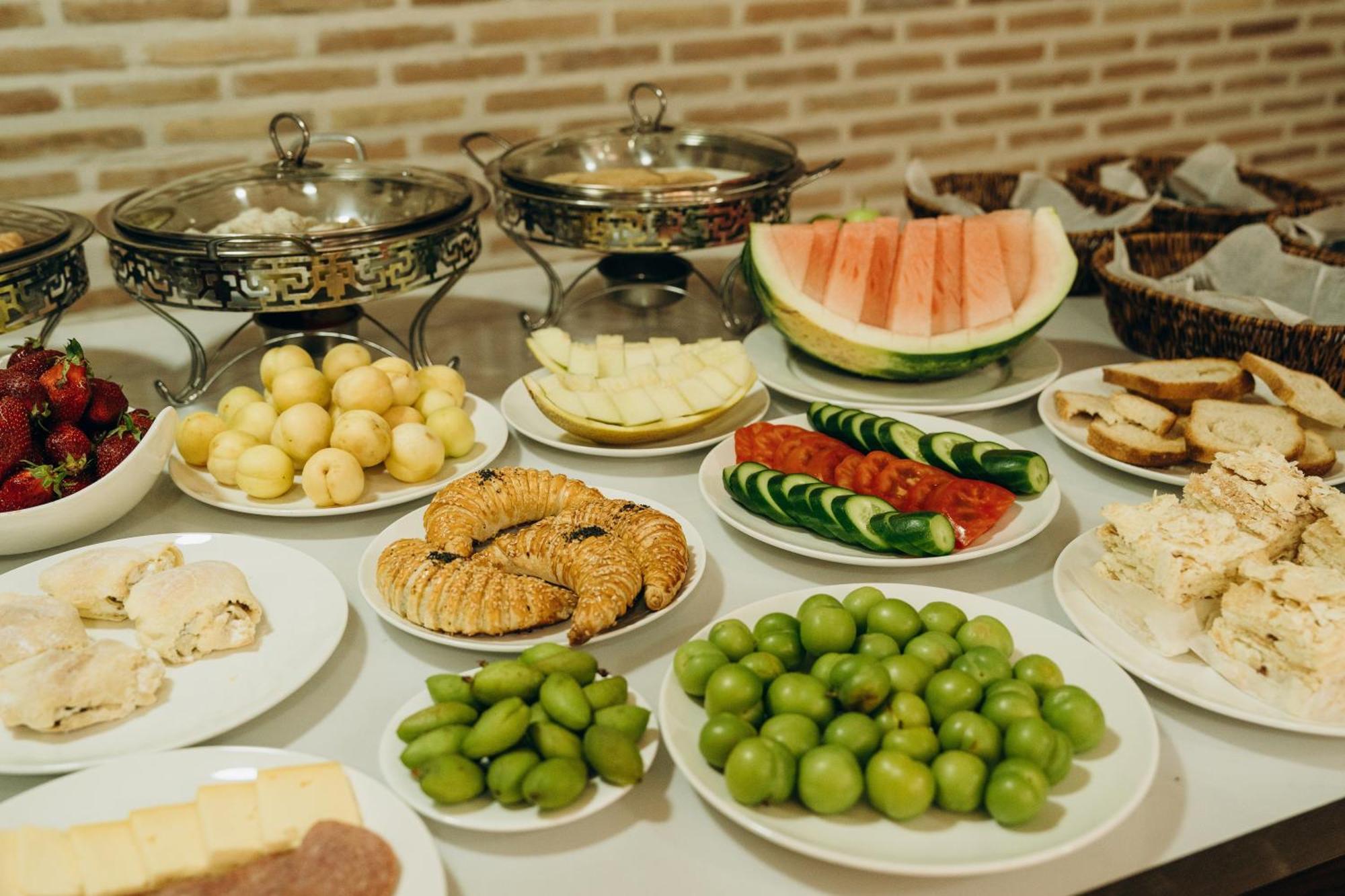 Hotel Shohrud بخارى المظهر الخارجي الصورة