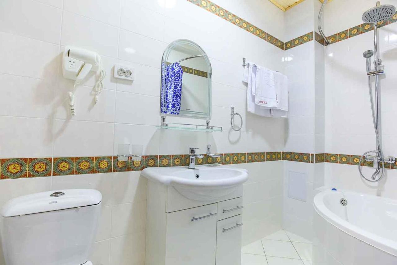 Hotel Shohrud بخارى المظهر الخارجي الصورة